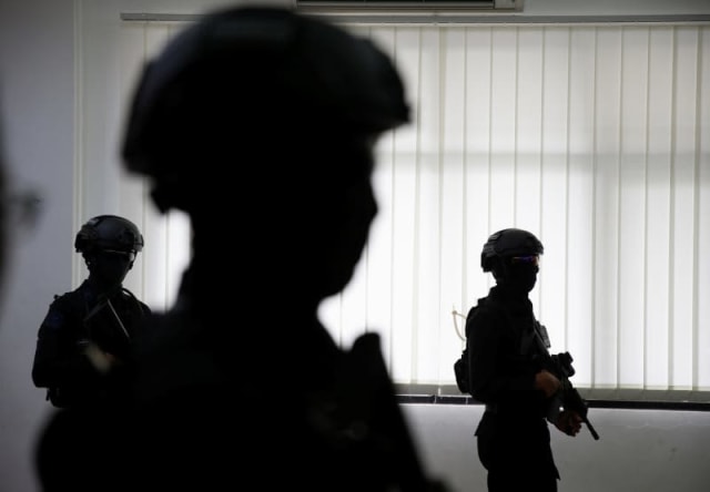 2 Terduga Pelaku Penembak Anggota Polisi di Cirebon Tewas 