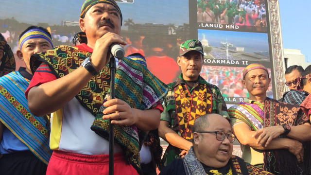 Panglima TNI dan Frans Cornelius DB(sebelah kanan Panglima) (Foto: Reki Febrian/kumparan)