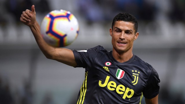 Cristiano Ronaldo membela Juventus dalam partai Serie A melawan Parma. (Foto: Alberto Lingria/Reuters)