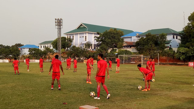 Persija Jakarta melakoni sesi latihan di Lapangan Sutasoma, Halim, Jakarta Timur, jelang laga uji tanding vs Selangor FA, Selasa (4/9). (Foto: Alan Kusuma/kumparan)