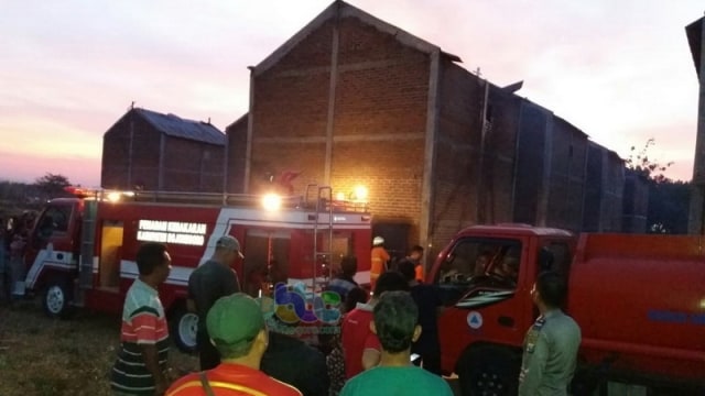 Gudang Pengeringan Tembakau Di Sugihwaras Bojonegoro Terbakar Kerugaian Capai Rp 25 Juta Kumparan Com Awalnya mau jadi tamu kejutan di pernikahan saja, ternyata ada kesenian menarik di bojonegoro yang seru buat didatangi.