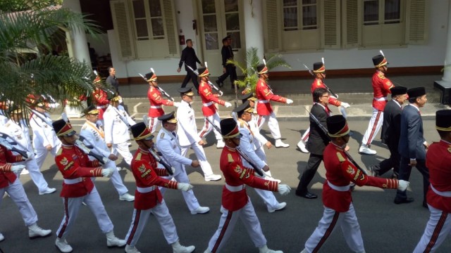 Arak-arakan gubernur dan wagub terpilih di Istana Negara, Jakarta, Rabu (5/9). (Foto: Jihad Akbar/kumparan)