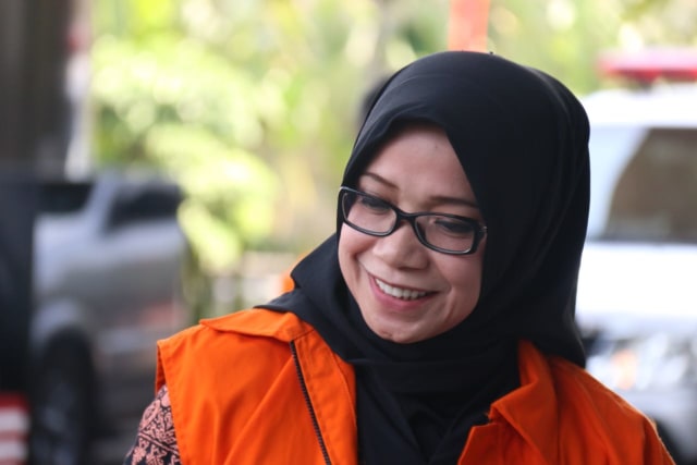 Mantan Wakil Ketua Komisi VII, Eni Maulani Saragih diperiksa KPK terkait suap proyek pembangunan PLTU Riau-1, Rabu (5/9/2018) (Foto: Eny Immanuella Gloria)