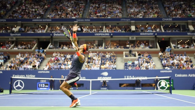 Aksi Nadal di perempat final AS Terbuka. (Foto: Danielle Parhizkaran-USA TODAY SPORTS)