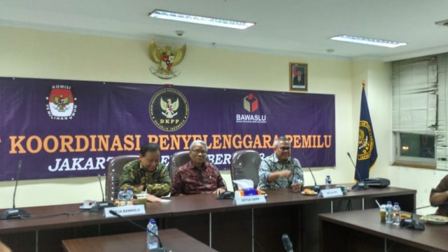 Pertemuan KPU, Bawaslu, dan DKPP, Jakarta, Rabu (5/9/18). (Foto: Raga Imam/kumparan)