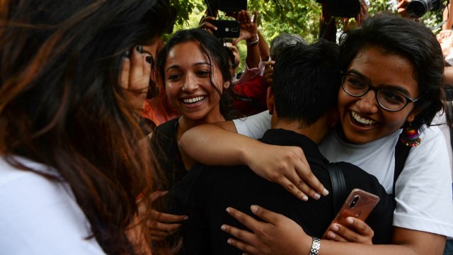 India hapuskan larangan hubungan seks sesama jenis. (Foto: AFP/SAJJAD HUSSAIN )