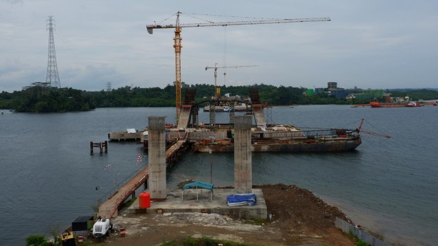 Pembangunan jembatan Pulau Balang II di Kalimantan Timur (Foto:  Resya Firmansyah/kumparan)