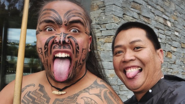 Barry Kusuma dengan suku Maori (Foto: Barry Kusuma)