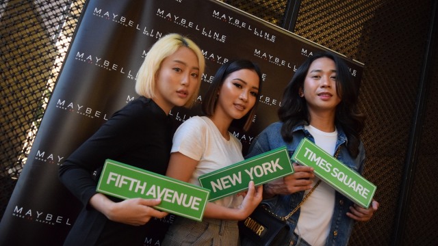 (ki-ka) Selebgram Janine Intansari, Sara Robert dan Jovi Adhiguna yang akan berangkat ke New York Fashion Week September 2018 bersama Maybelline Indonesia, Jumat (07/09/2018). (Foto: Dok. Maybelline Indonesia)