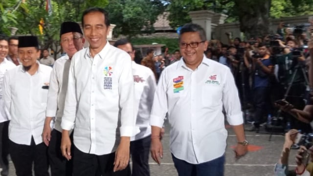 Jokowi tiba di Posko Cemara, Jumat (7/9/18). (Foto: Kevin/kumparan)