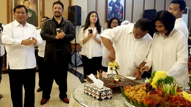 Prabowo hadiri ulang tahun ke-66 Djoko Santoso. (Foto: Paulina Herasmaranindar/kumparan)