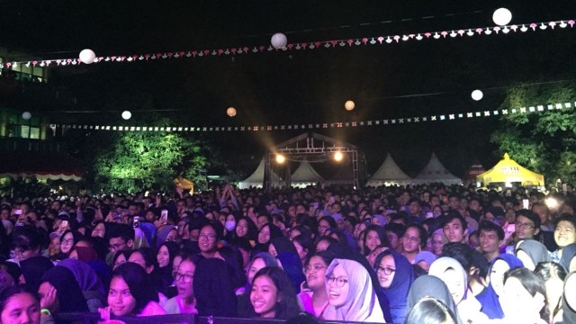 Penonton memadati SMAN 34 Jakarta untuk menyaksikan HSC 2018 (Foto: Hesti Widianingtyas/kumparan)