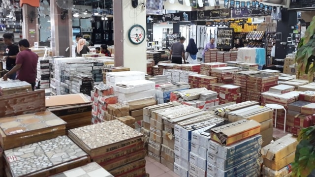 Industri Penjualan Keramik Terpukul Atas Pelemahan Rupiah (38854)