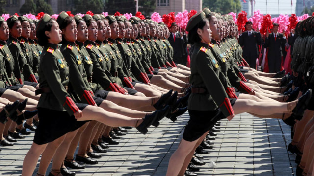 Parade militer saat peringatan ke-70 pendirian Korea Utara di Pyongyang, Minggu (9/9/2018). (Foto: REUTERS/Danish Siddiqui)