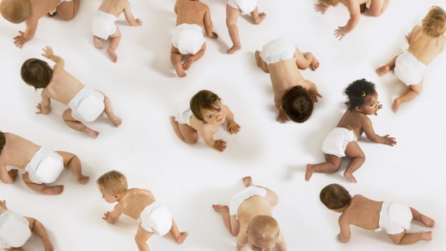 Hubungan Bayi Merangkak dan Kemampuan Belajarnya Kelak (Foto: Shutterstock)