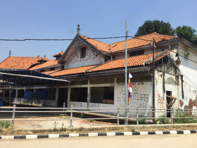 Bangunan milik kementerian Keuangan yang akan dibangun shalter untuk warga bukit duri. (Foto: Dofa Muhammad Aliza/kumparan)