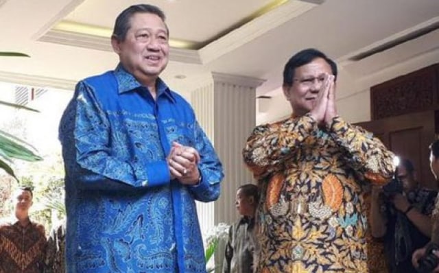 Politik Setengah Hati Dukung Prabowo-Sandi