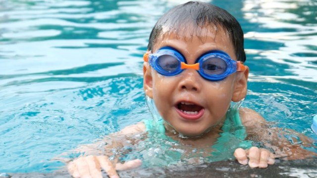Ajarkan Anak untuk Tidak Menelan Air Kolam Renang (Foto: Pexels)