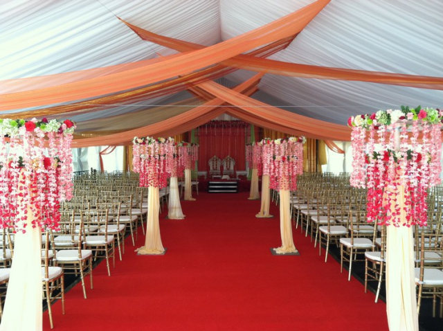 6 Ide Kreatif Dekorasi Tenda Pernikahan di Rumah Sederhana (5)