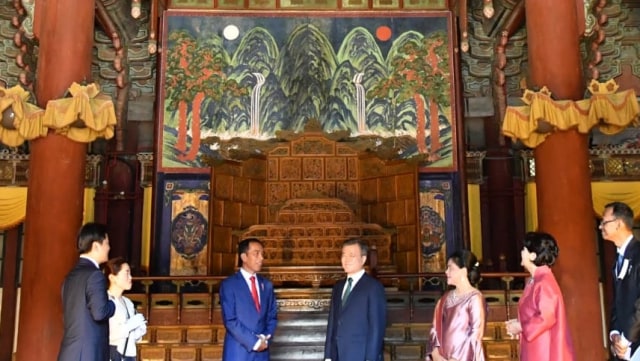 Presiden Jokowi disambut upacara kenegaraan di Istana Changdeok. (Foto: Biro Pers Setpres/Laily Rachev)