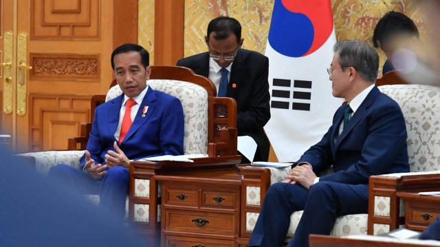 Presiden Joko Widodo dan Presiden Korea Selatan Moon Jae-in. (Foto: Biro Pers Setpres/Laily Rachev)