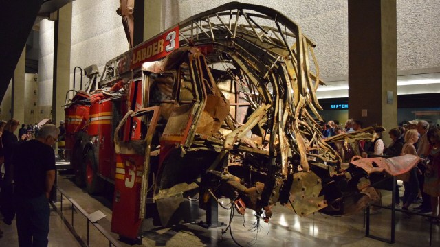 Puing sisa tragedi 9/11 di The National September 11 Memorial & Museum  (Foto: Flickr/.martin.)