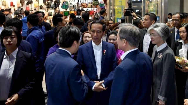 Presiden Jokowi blusukan di Seoul, Korea Selatan (Foto: Dok. Biro Pers Setpres/Laily Rachev)