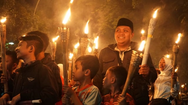 Foto: Parade Ribuan Obor di Bandung Sambut Tahun Baru Islam (5)