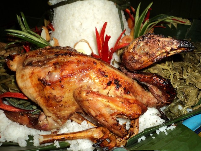 Ayam ingkung (Foto: Flickr/Yugo Purwanto)