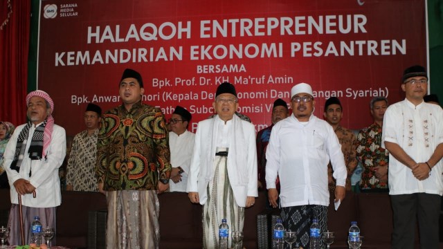 K.H Ma'ruf Amin membuka Halaqoh Enterpreneur Kemandirian Pesantren dan Haul K.H Masruri Abdul Mughni di Ponpes Al-Hikmah 2. (Foto: Dok. Tim Ma'ruf Amin)