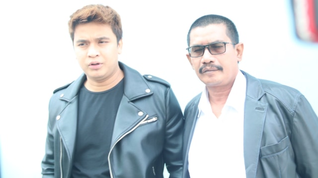 Billy Syahputra dan Kuasa Hukum Hilda. (Foto: Munady Widjaja)