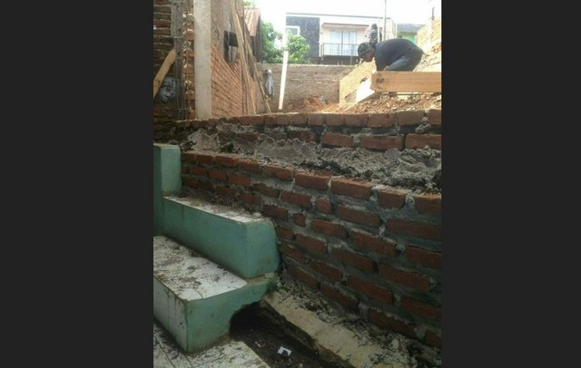 Foto: Rumah Eko Dikepung Tembok Tetangga hingga Tak Ada Akses Jalan (2)