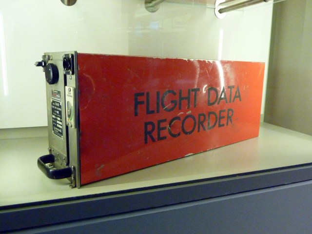 Kotak Flight Data Recorder Pesawat (Foto: Flickr / ayrshire James)