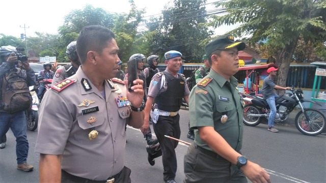 Polisi melakukan pengamanan di Seturan Yogya (Foto: Arfiansyah Panji/kumparan)