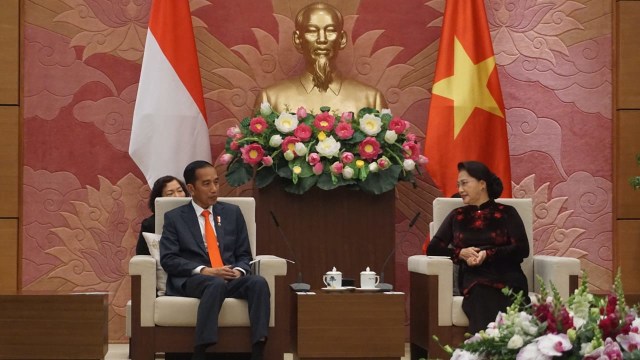 Jokowi Bertemu Ketua Parlemen Vietnam di Hanoi, Rabu (12/9/2018). (Foto: Yudhistira Amran Saleh/kumparan)