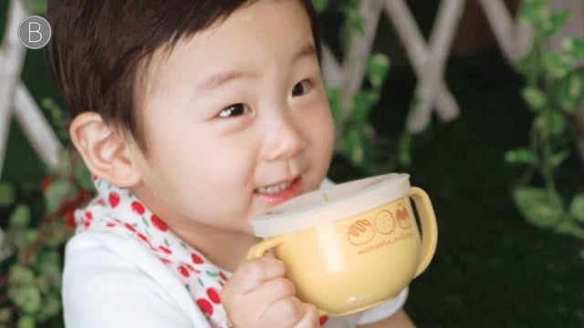 Bolehkah si Kecil Makan sambil Bermain?
