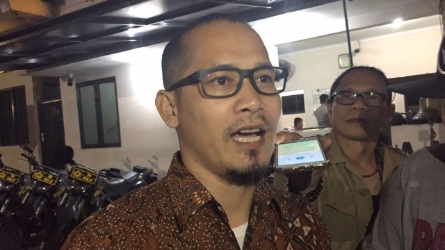 Pengacara Harry Prihanto, Harapan Jaya Siahaan di Polresta Depok. (Foto: Lutfan Darmawan/kumparan)