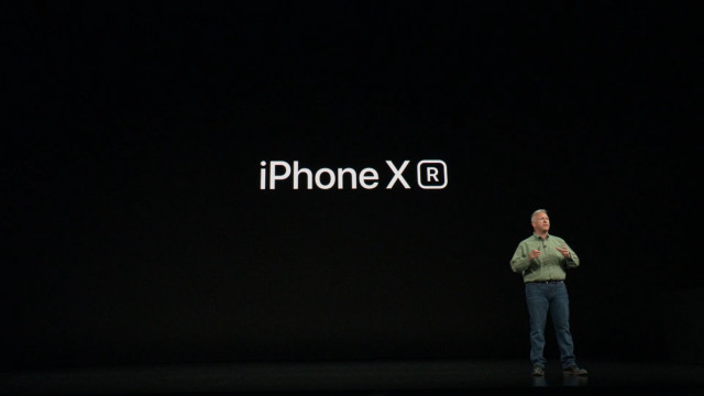 Senior Vice President Worldwide Marketing Apple, Schiller kenalkan iPhone XR (Foto: Stephen Lam/Reuters)