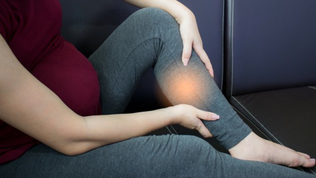 Ilustrasi kaki kram akibat varises saat hamil Foto: Shutterstock
