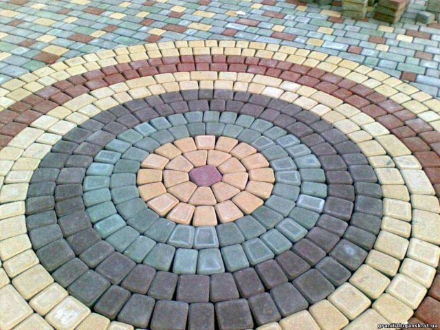 Unik! Ini 7 Variasi Paving Block yang Bisa Kamu Pakai (3)