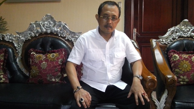 Ketua DPRD Surabaya, Ir. Armuji saat ditemui awak media di Surabaya, Rabu (12/9/2018). (Foto: Phaksy Sukowati/kumparan)