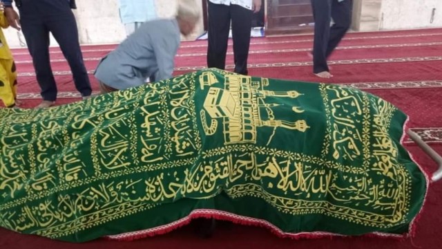 Imam Sholat Jumat di Masjid Jami Sampit, Kabupaten Kotawaringin Timur, Kalimantan Tengah, meninggal dunia dalam keadaan sujud. (Foto: Dok. Supriadi)