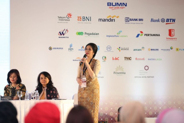 Handayani, Direktur Konsumer Bank BRI sebagai moderator panel di Internasional Council of Women 2018. (Foto: dok. Bank BRI)