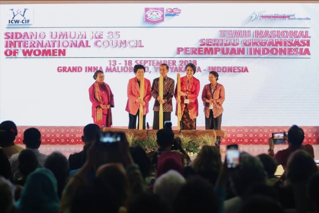 Presiden Joko Widodo membuka secara resmi Temu Nasional Seribu Organisasi Perempuan Indonesia dan General Assembly International Council of Women ke-35. (Foto: dok. Bank BRI)