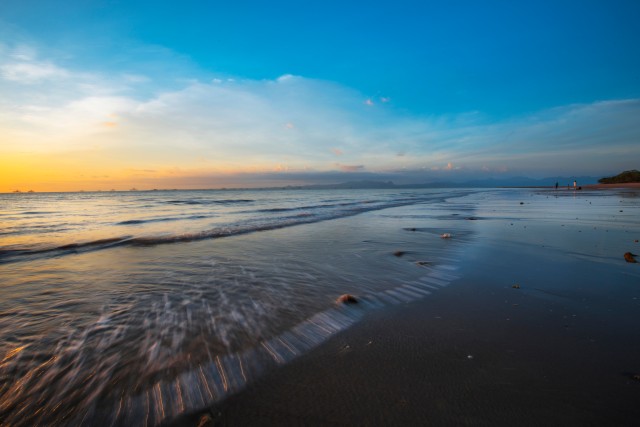 Senja di Pantai Lasiana (Foto: Shutter Stock)