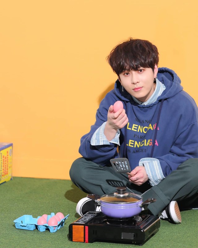 Junhyung Highlight (Foto: Instagram @ent_aroundus)