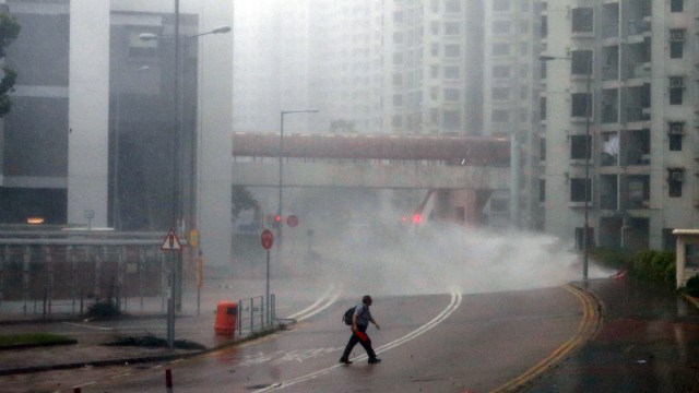 Topan Mangkhut di Hong Kong, China  (Foto: REUTERS/Bobby Yip)