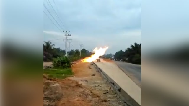 Pipa gas milik PT Chevron bocor semburkan api. (Foto: Dok. Istimewa)