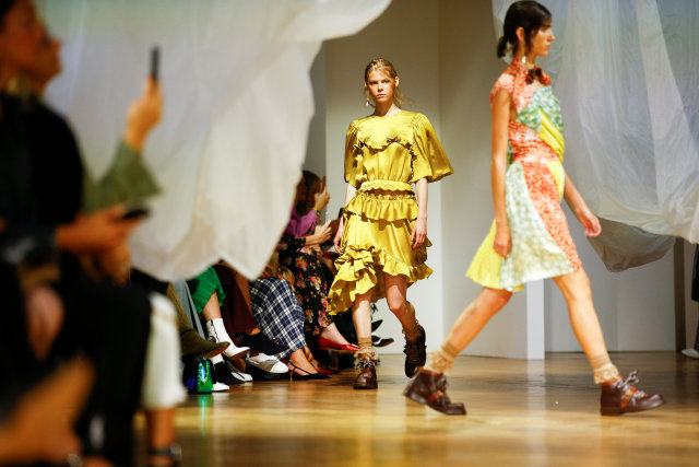 Thornton Bregazzi catwalk show at London Fashion Week  (Foto: dok.REUTERS/Henry Nicholls)
