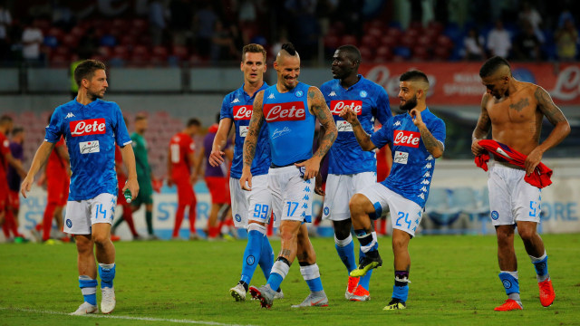 Pemain Napoli merayakan kemenangan atas Fiorentina. (Foto: REUTERS/Ciro De Luca)